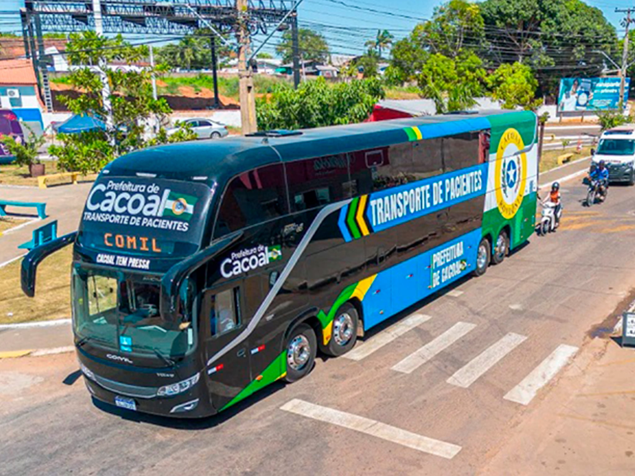 Casa de apoio do CIMCERO em Porto Velho recebe pacientes de Cacoal com novo ônibus super leito