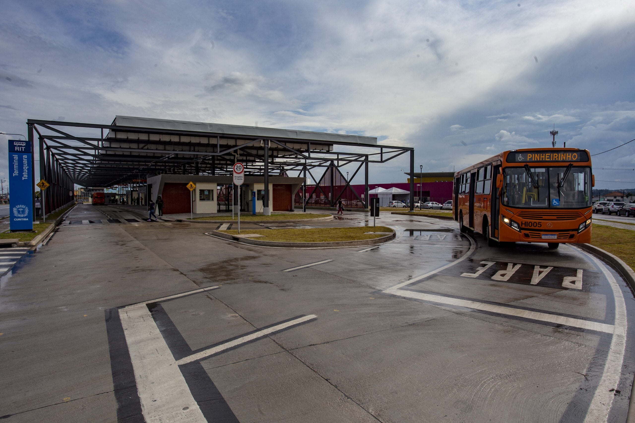 Curitiba anuncia primeira linha de ônibus direta entre Tatuquara e Centro