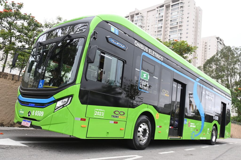 Mercedes-Benz anuncia lançamento de ônibus elétrico na Argentina 5 20240718 e2844565863c4dca8267753e65ff75c2 copia de onibus eletrico