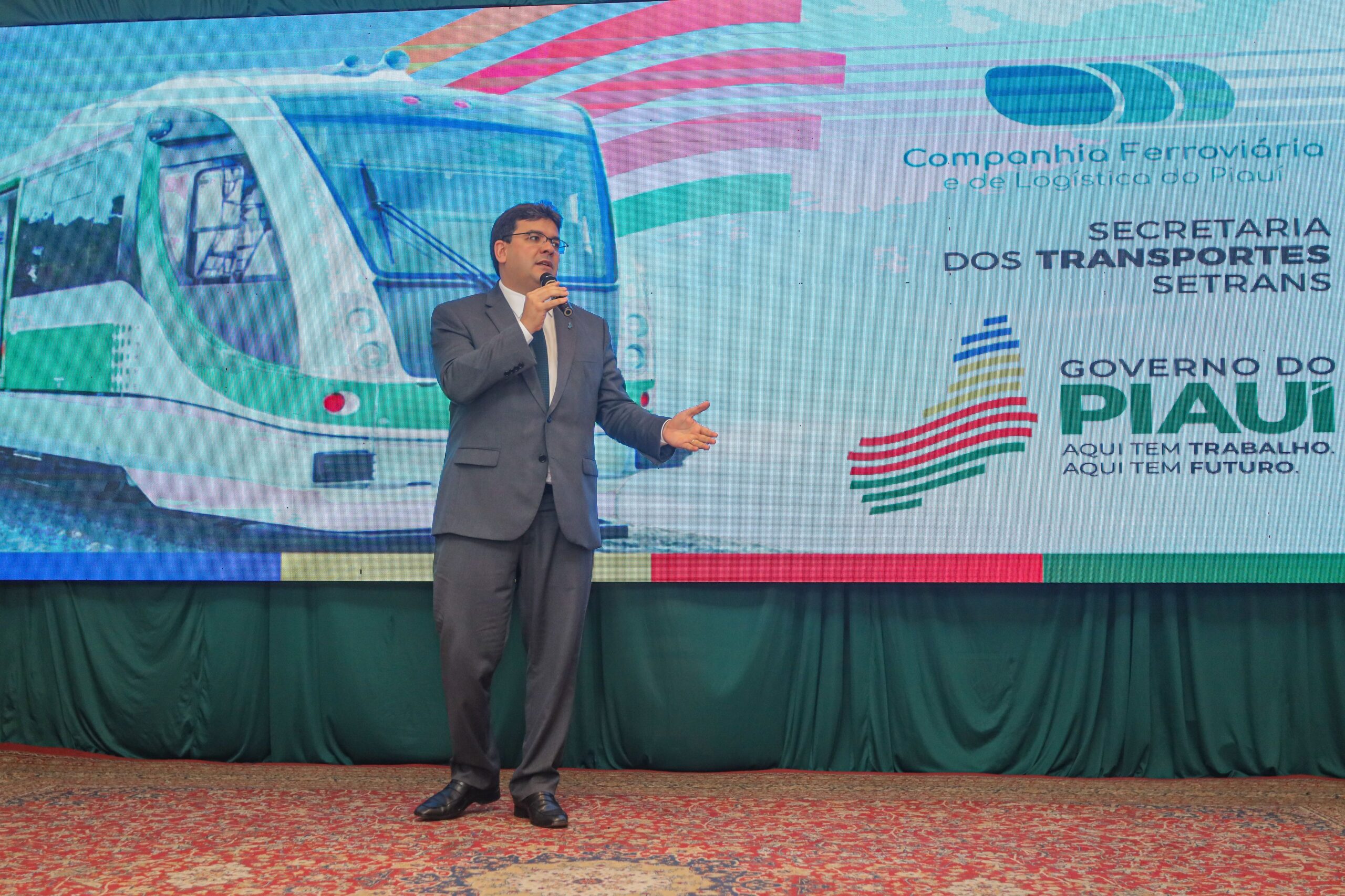 Governador do Piauí sanciona Lei para empréstimo destinado à expansão do VLT em Teresina