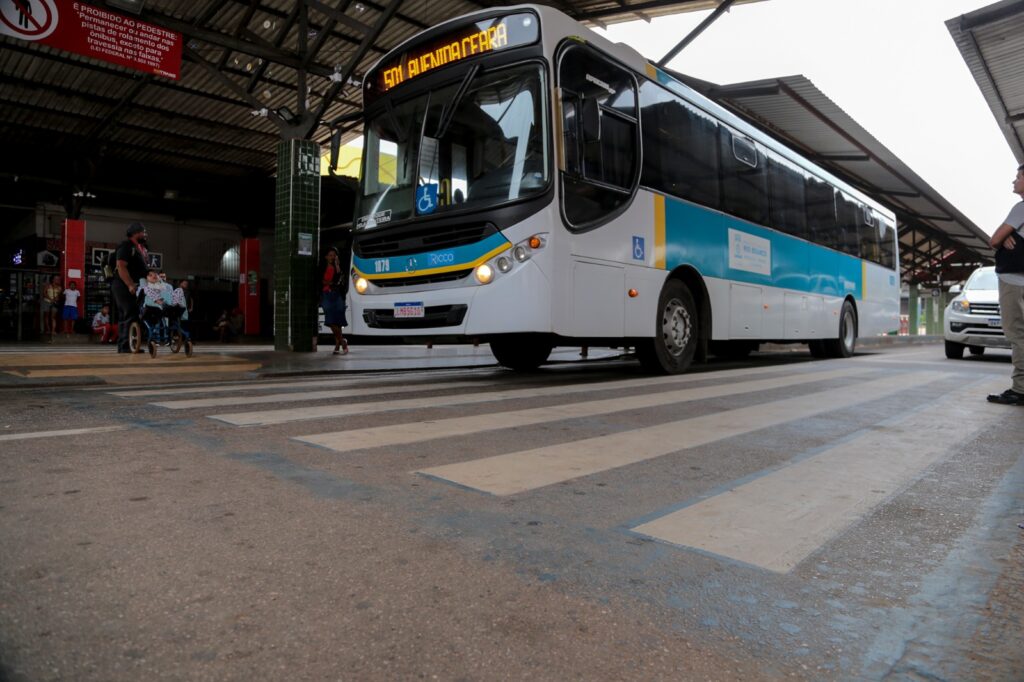 Prefeitura de Rio Branco propõe empréstimo de R$ 67 milhões para renovar frota com ônibus elétricos e menos poluentes 2 COLETIVA ONIBUS ELETRICOVF 21 5 Rio Branco