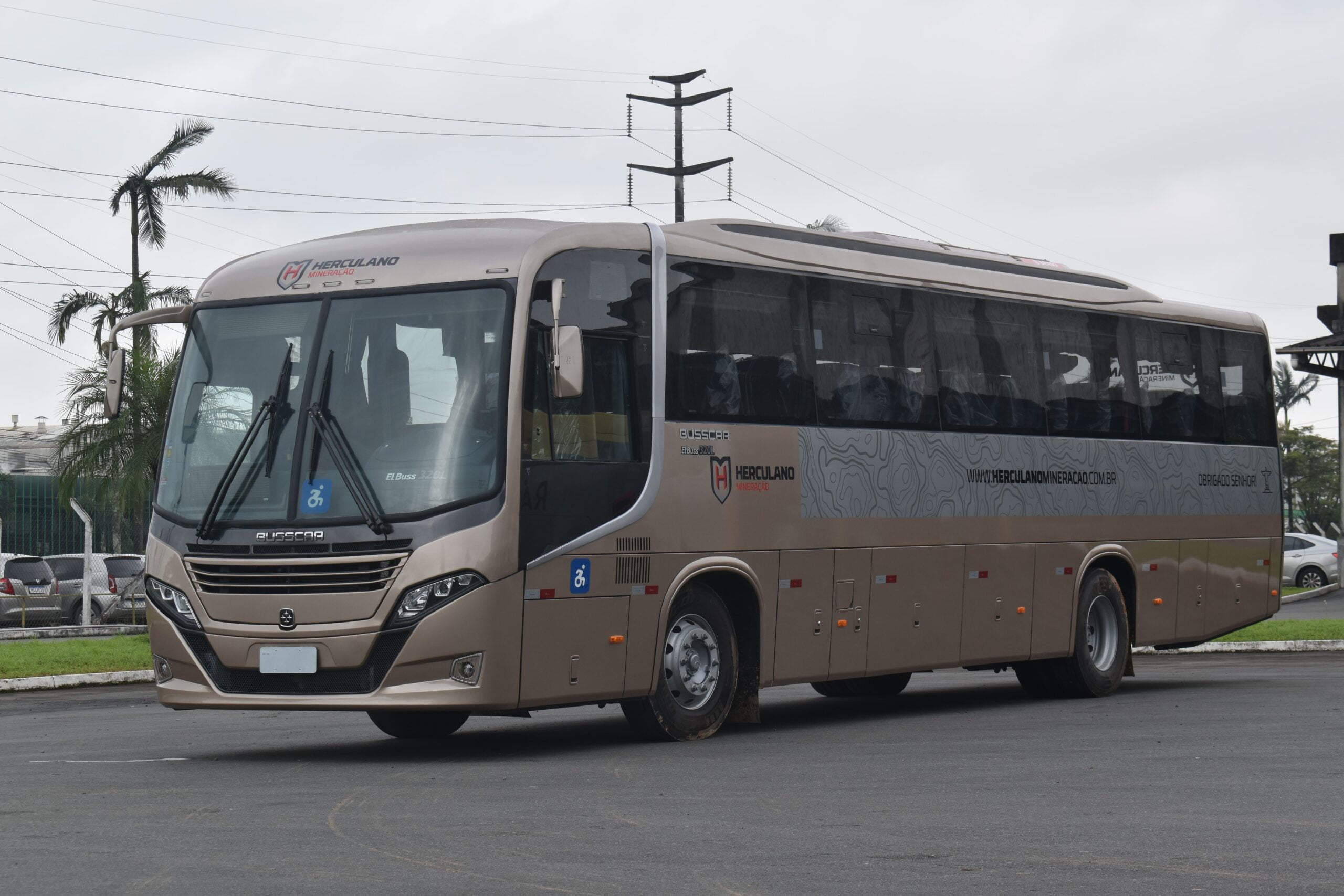 Herculano Mineração adquire dois ônibus fabricados pela Busscar