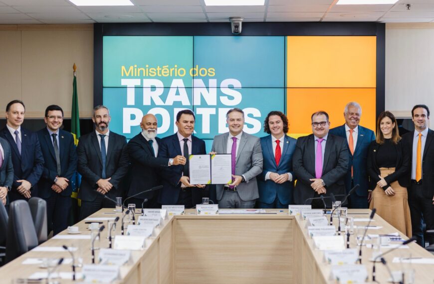 Campina Grande assina acordo com Ministério dos Transportes para implantação de VLT na infraestrutura da Ferrovia Transnordestina
