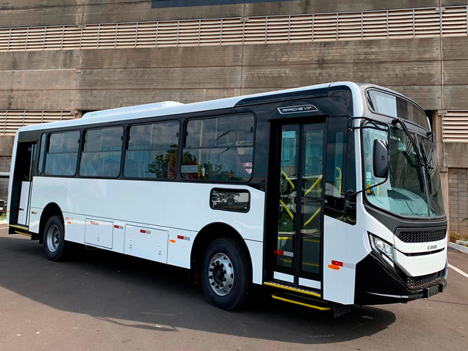 100 novos ônibus são exportados pela Caio Induscar para Angola