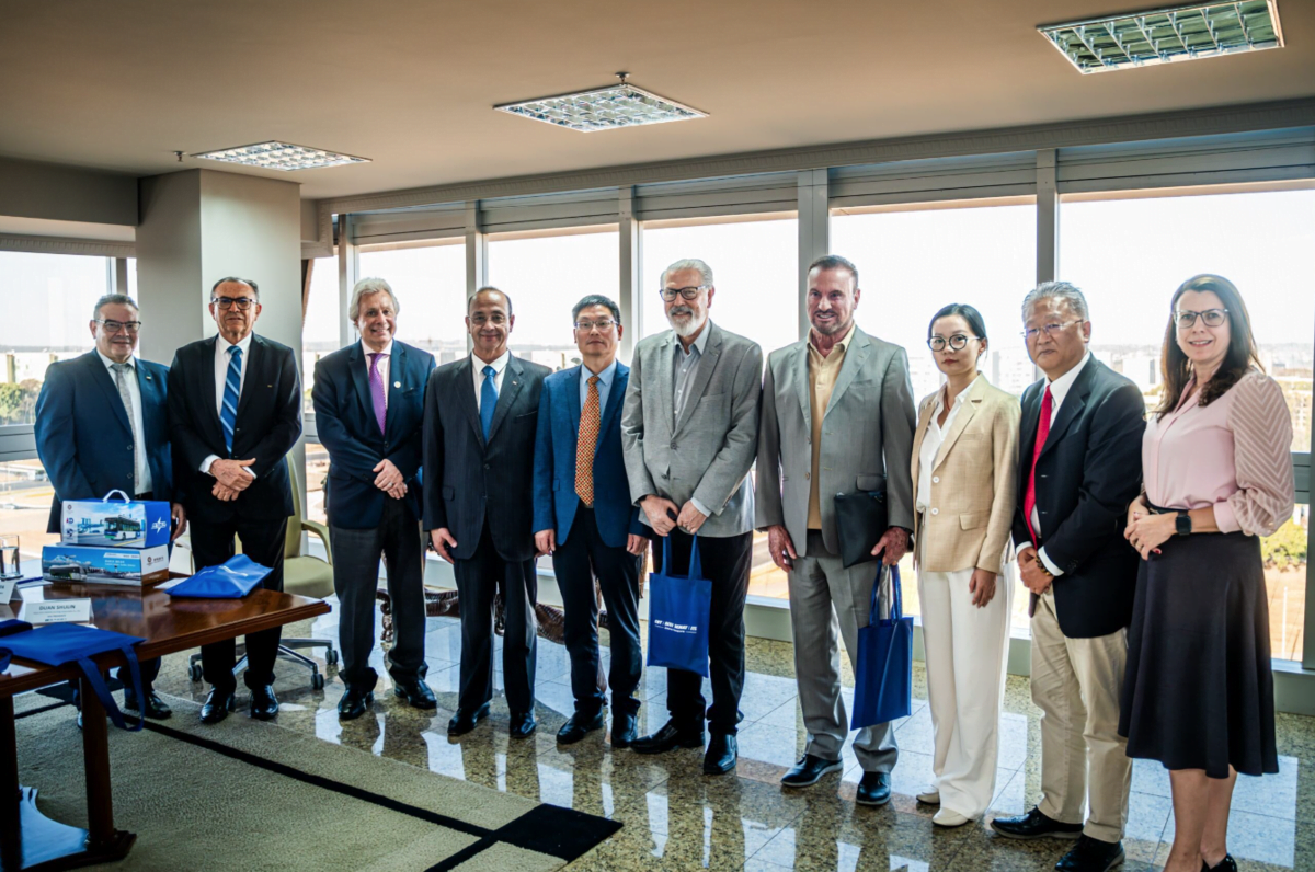 Empresa chinesa de ônibus elétricos avalia investir no Brasil
