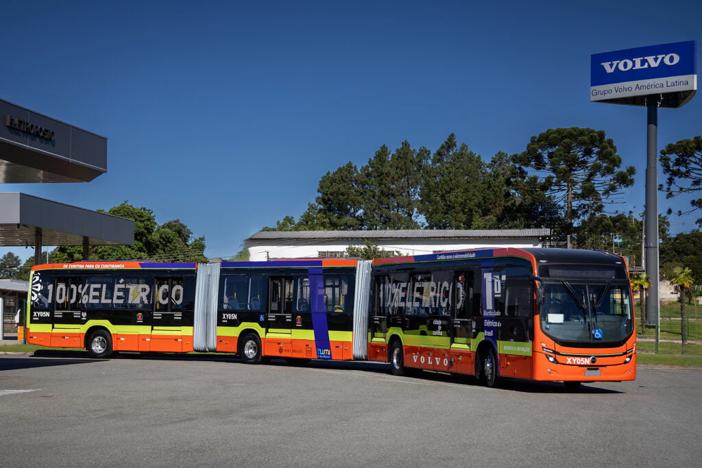 Volvo lança novos modelos de ônibus elétricos e inovações em segurança na Lat.Bus 2024 4 Volvo lança novos modelos de ônibus elétricos e inovações em segurança na Lat.Bus 2024