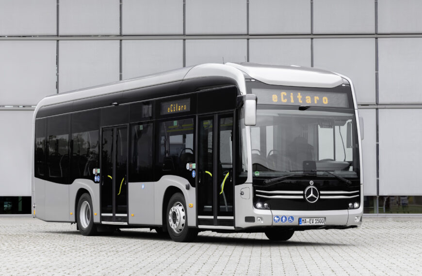 Mercedes-Benz apresenta o ônibus elétrico eCitaro K em feira na Alemanha