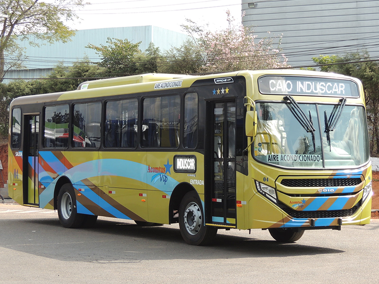 Caio renova frota de empresa de El Salvador com oito ônibus zero quilômetro