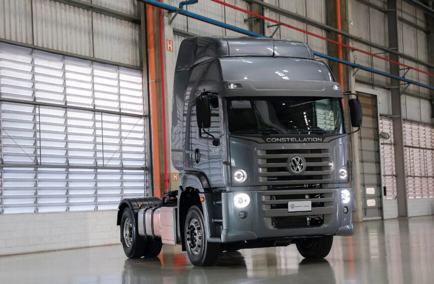 Volkswagen lança o caminhão extrapesado Constellation 20.480 4×2