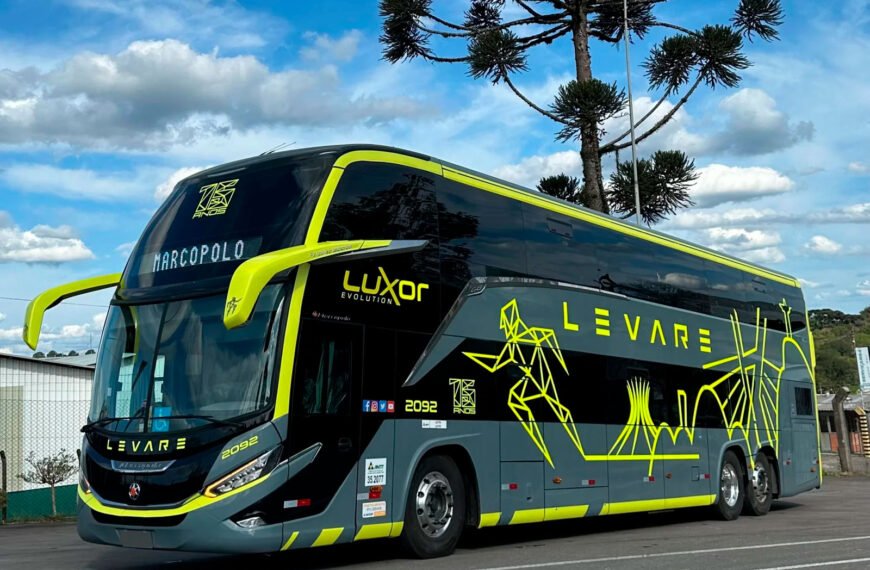 Levare comemora 15 anos com dois novos ônibus para reforçar sua frota