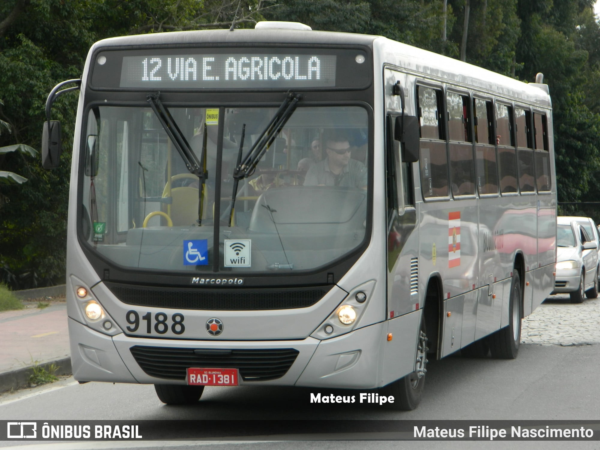 Ônibus de transporte coletivo é furtado em Blumenau e encontrado abandonado