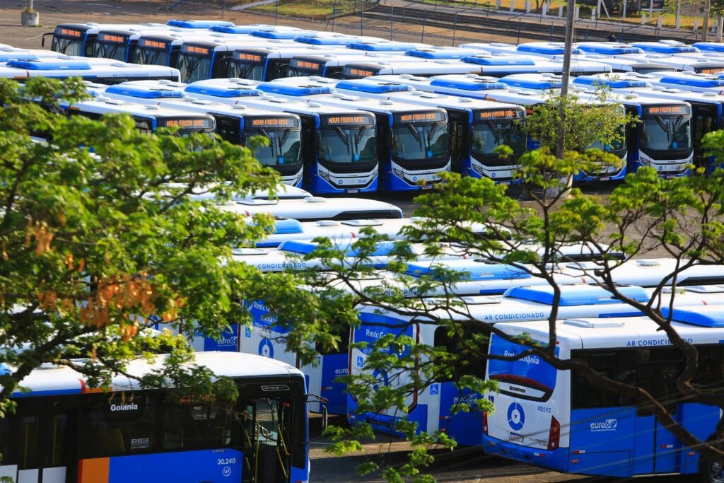 Goiânia recebe 132 novos ônibus para o transporte coletivo metropolitano 1 Goiânia recebe 132 novos ônibus para o transporte coletivo metropolitano