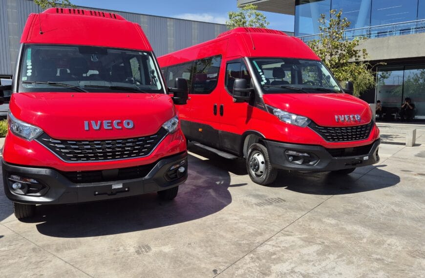Iveco entrega 23 veículos Daily Minibus para operações de mineração no Chile