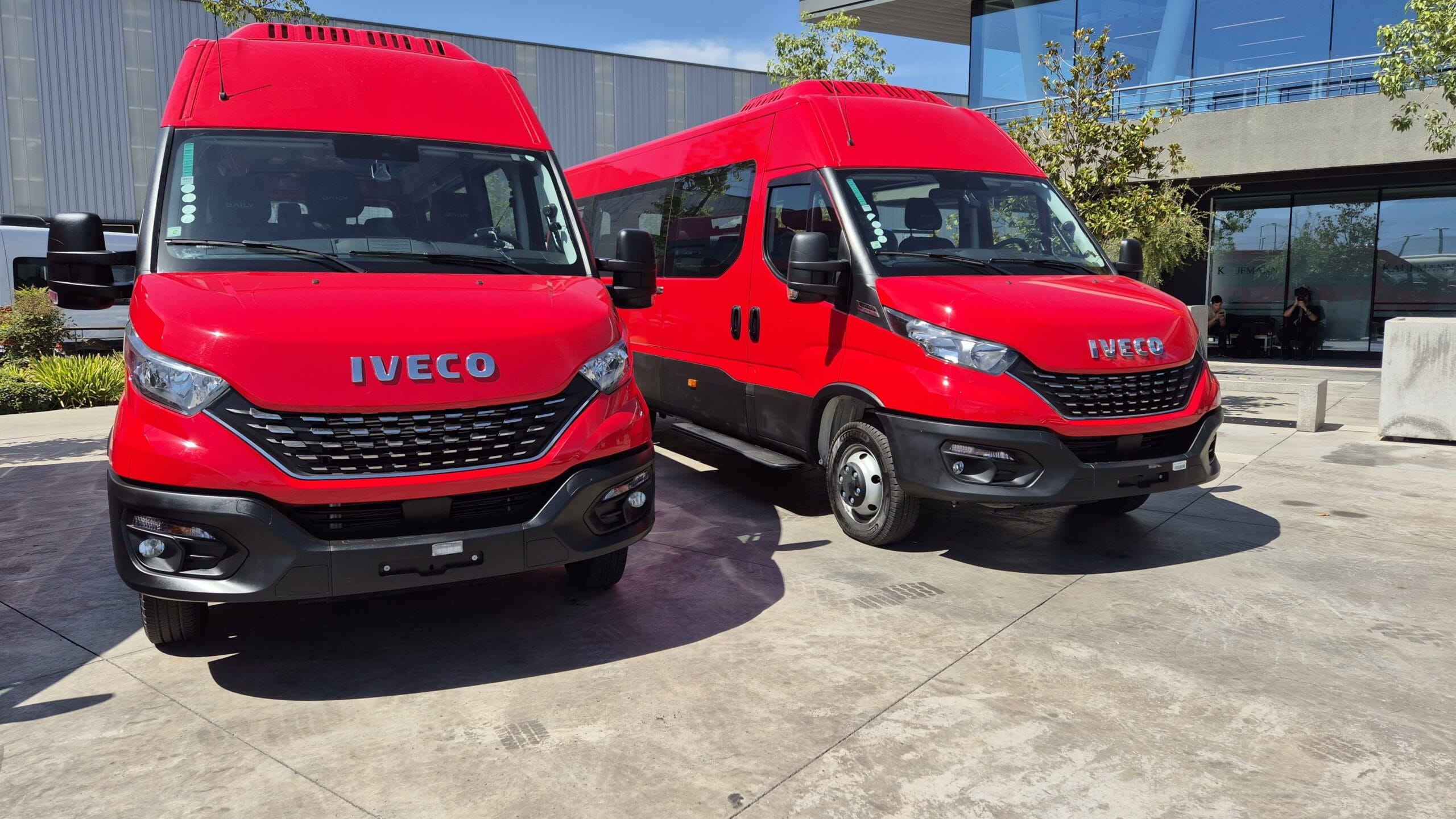 Iveco entrega 23 veículos Daily Minibus para operações de mineração no Chile
