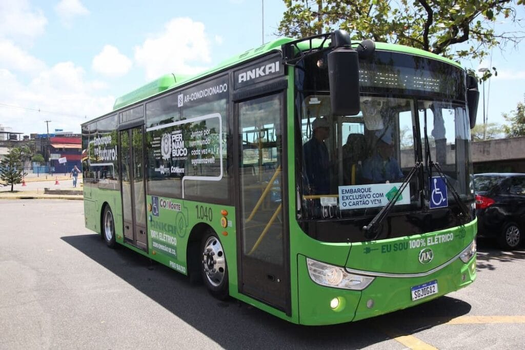 Governo de Pernambuco testa ônibus elétrico em itinerário turístico e metropolitano 2 Governo de Pernambuco testa ônibus elétrico em itinerário turístico e metropolitano