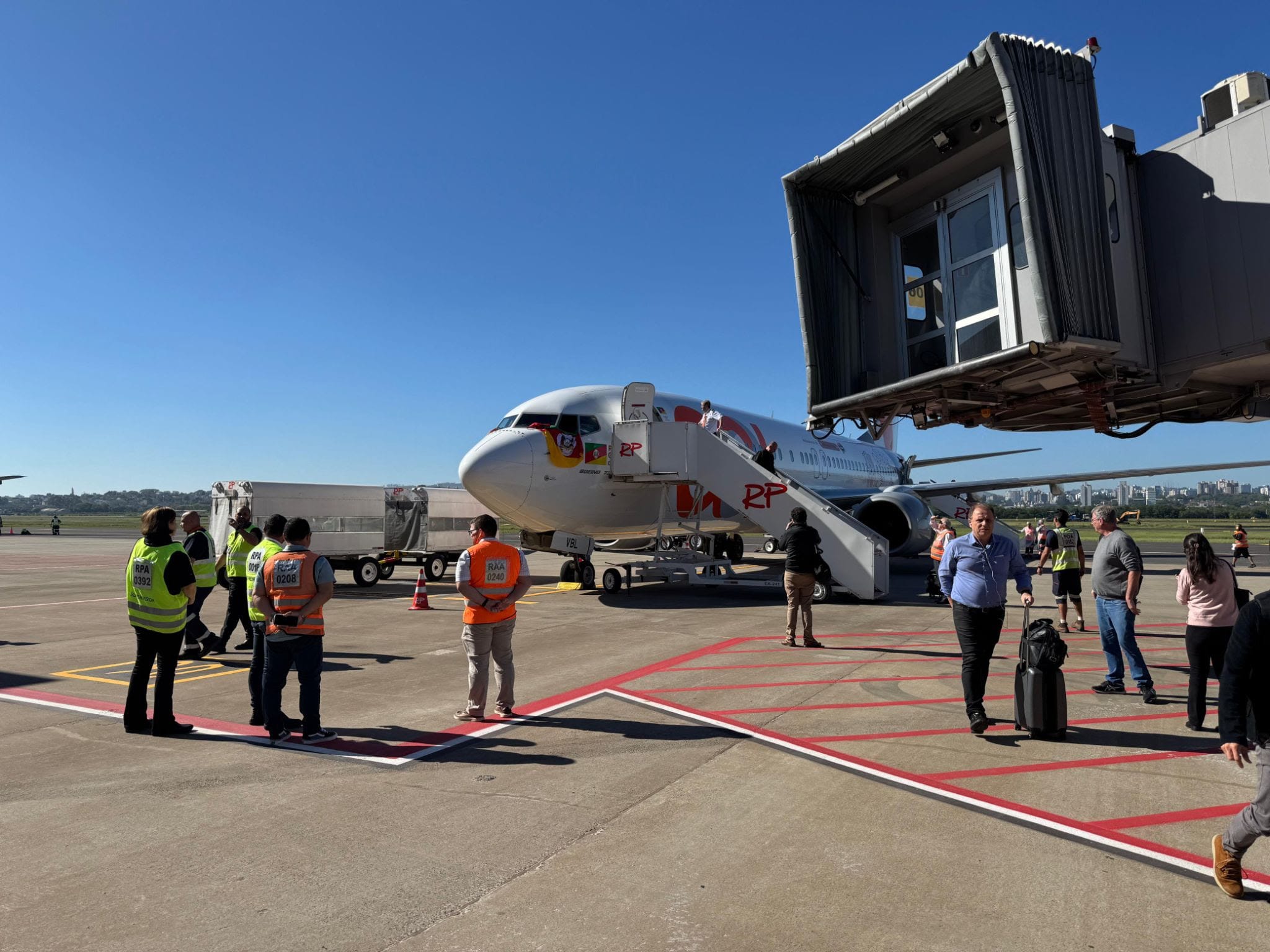 Aeroporto Salgado Filho retoma voos em Porto Alegre após período de interrupção