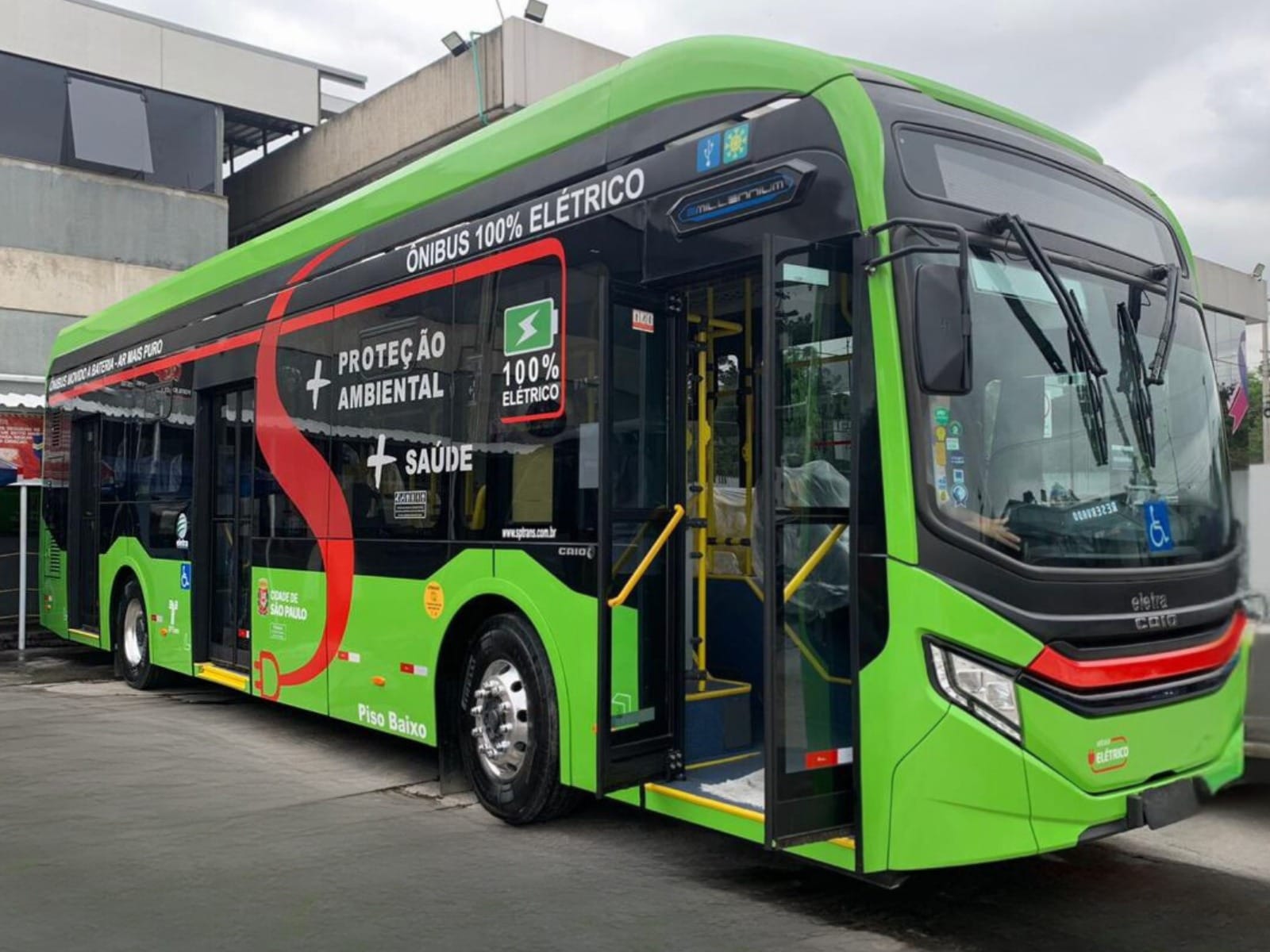 Caio entrega primeiro ônibus elétrico para a Pêssego Transportes em São Paulo