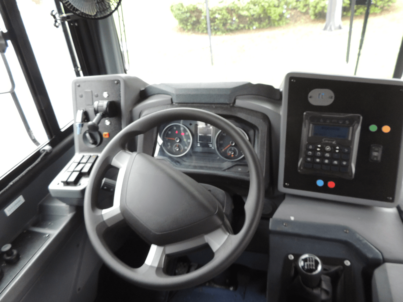 Caio entrega dez ônibus novos para renovação de frota em Guarulhos (SP)