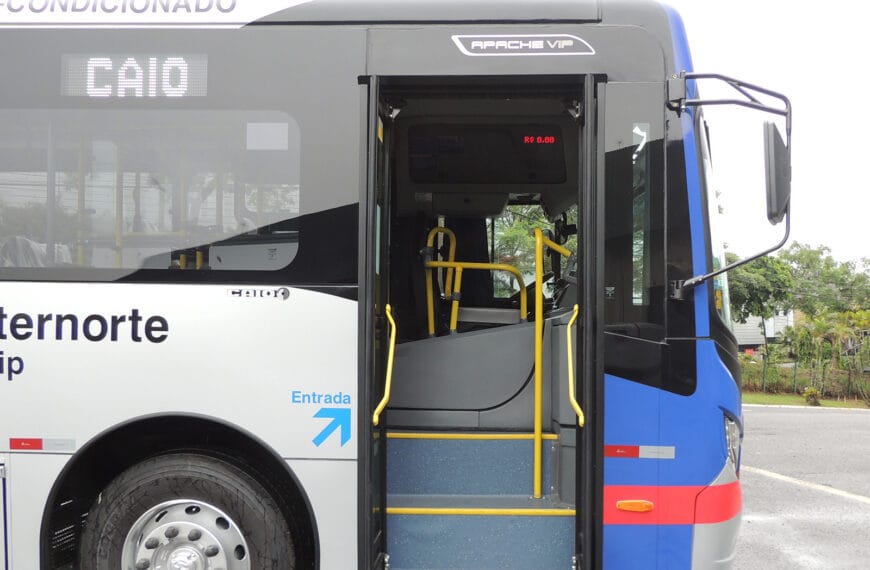 Caio entrega dez ônibus novos para renovação de frota em Guarulhos (SP)