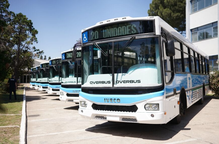 Iveco entrega nova frota de ônibus a gás na Argentina