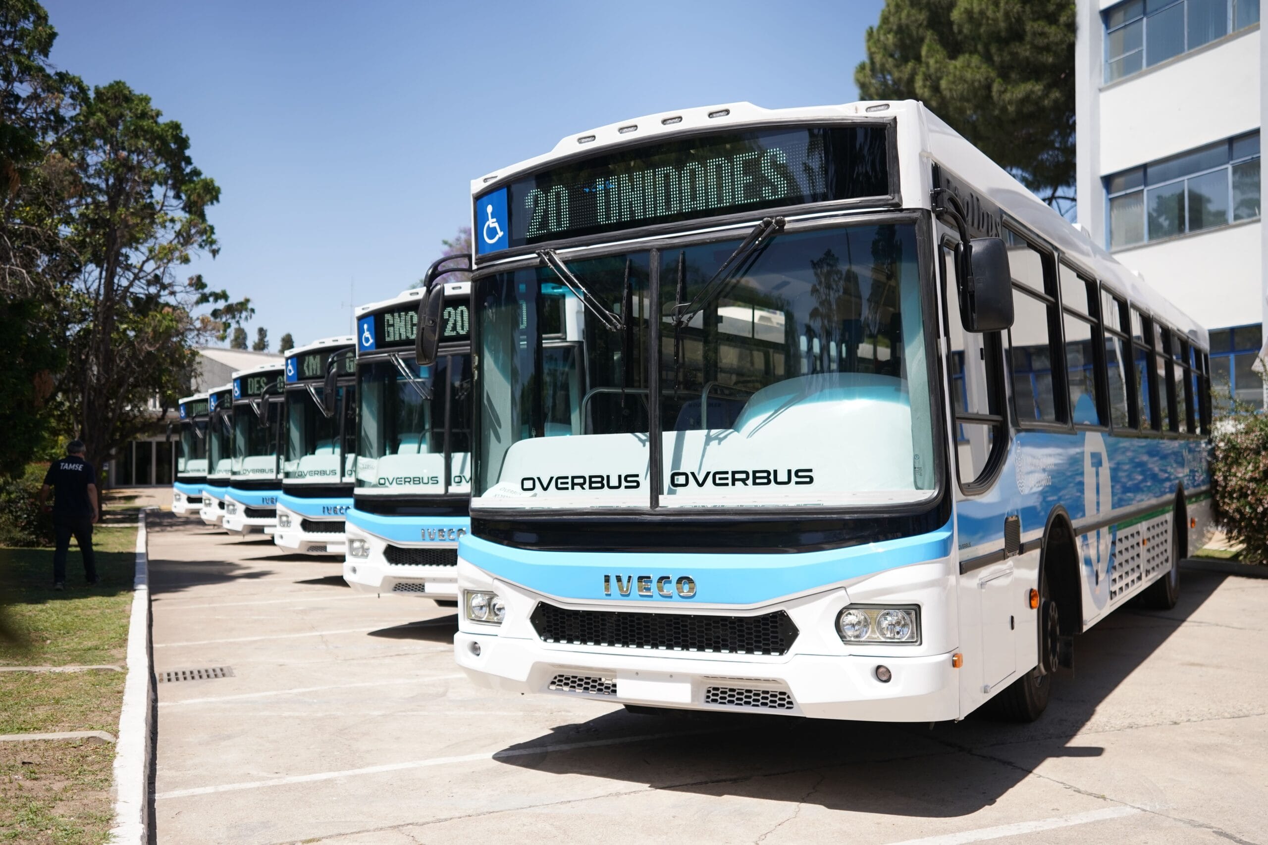 Iveco entrega nova frota de ônibus a gás na Argentina