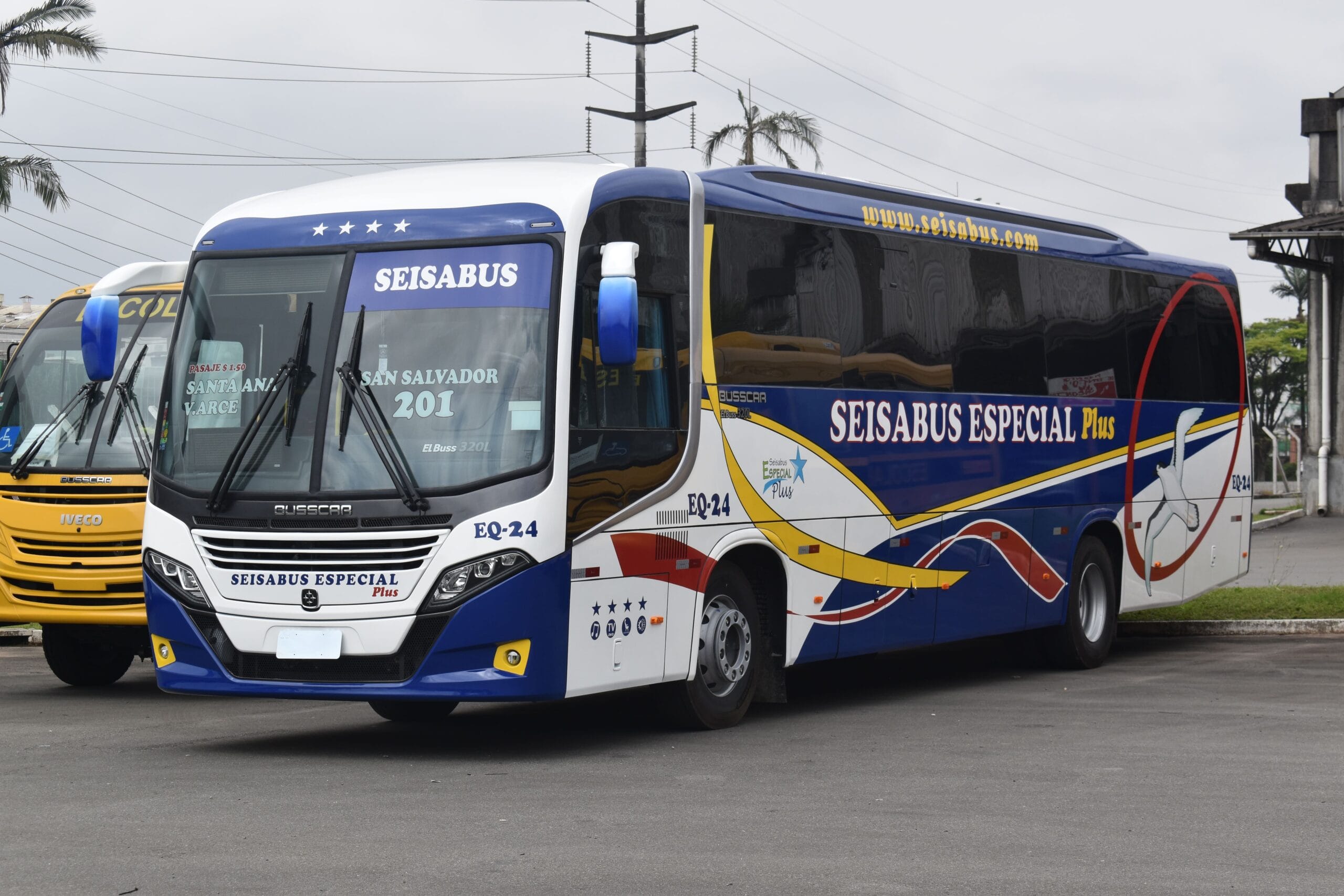 Busscar amplia presença internacional com entrega de ônibus para El Salvador
