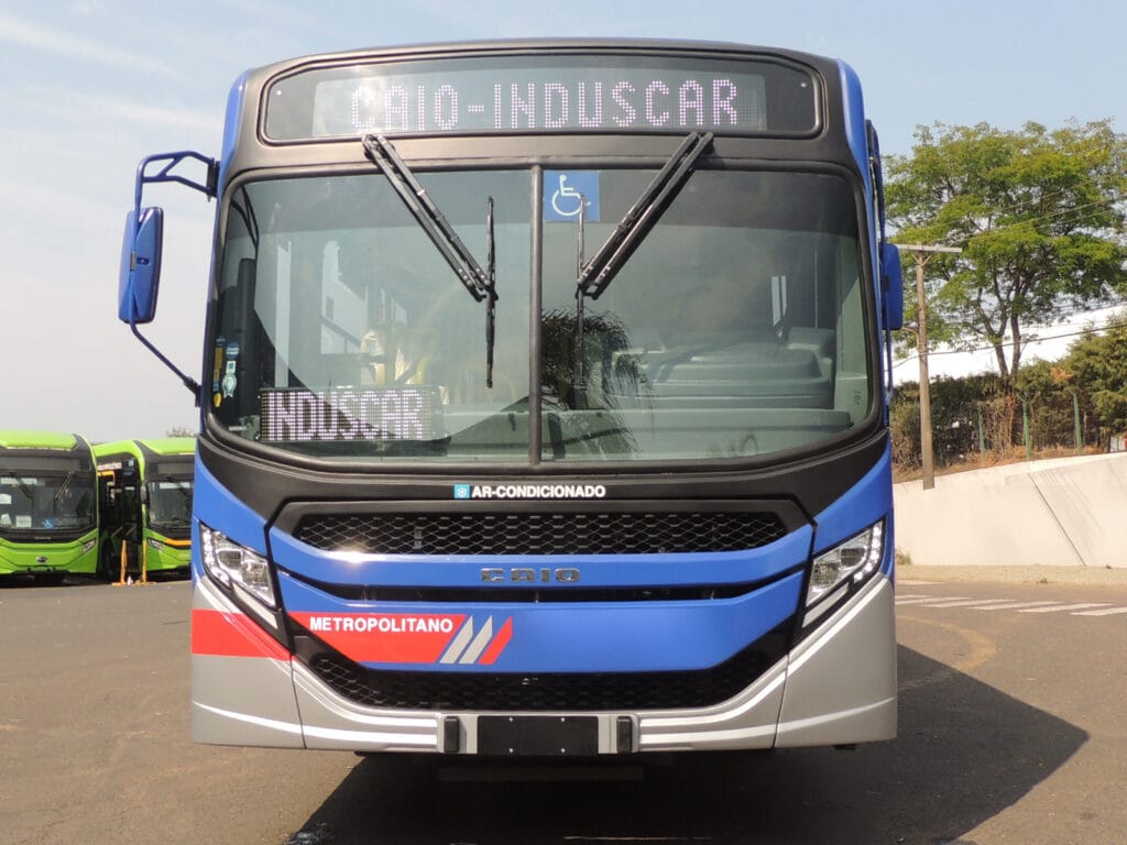15 novos ônibus são entregues pela Caio Induscar em Barueri (SP)