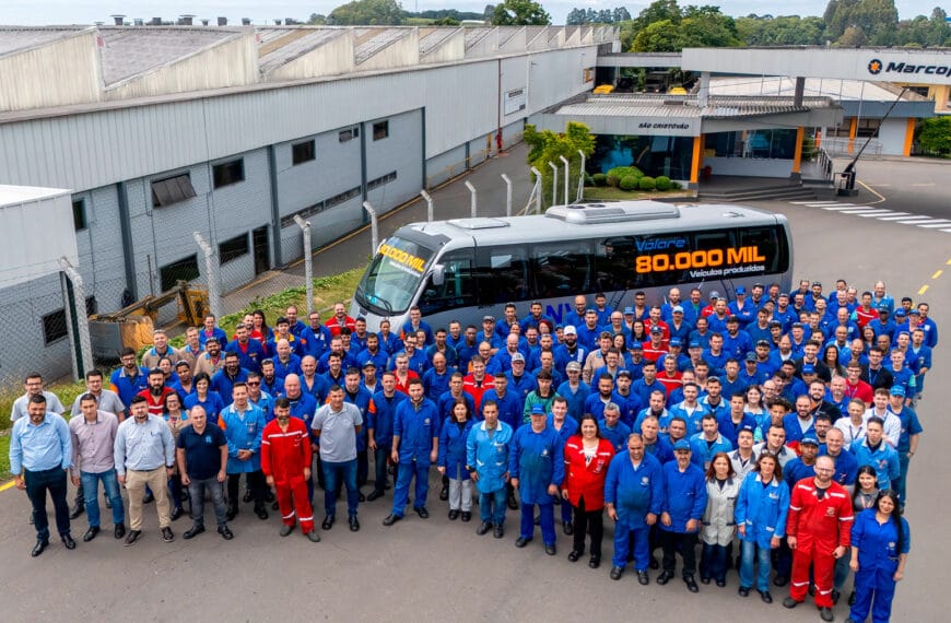 Volare celebra produção de 80 mil veículos com entrega de unidade comemorativa para empresa do RS