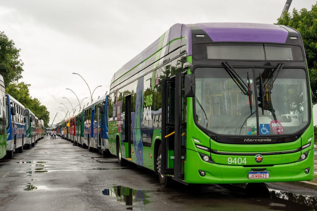 Porto Alegre moderniza transporte público com 137 novos ônibus