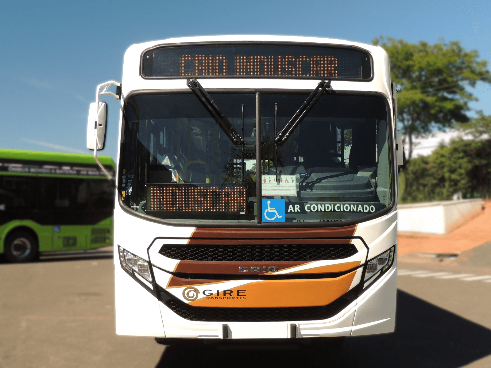 Gire Transportes amplia frota com novos ônibus Apache Vip da Caio