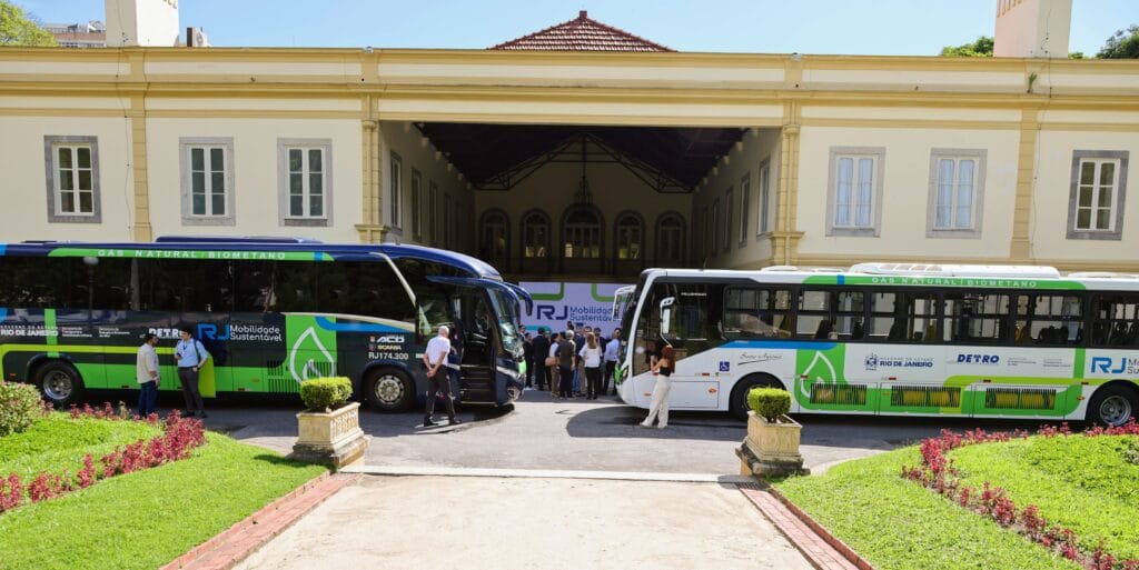 Rio de Janeiro lança projeto-piloto de ônibus movidos a gás natural e biometano 3 Rio de Janeiro lança projeto-piloto de ônibus movidos a gás natural e biometano