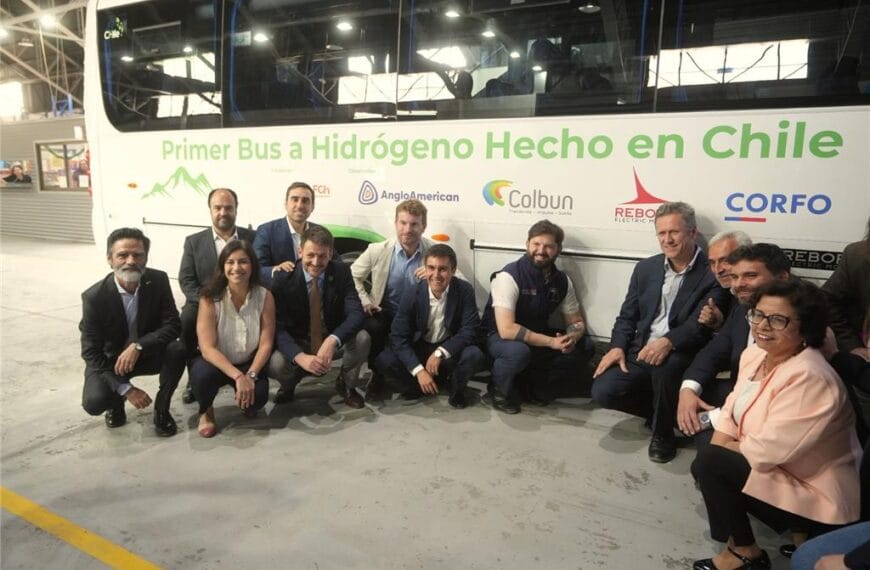 Chile lança primeiro ônibus movido a hidrogênio