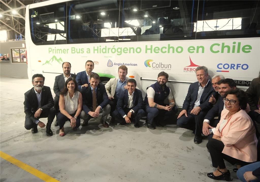 Chile lança primeiro ônibus movido a hidrogênio 4 gabriel boric na apresentacao do onibus a hidrogenio1