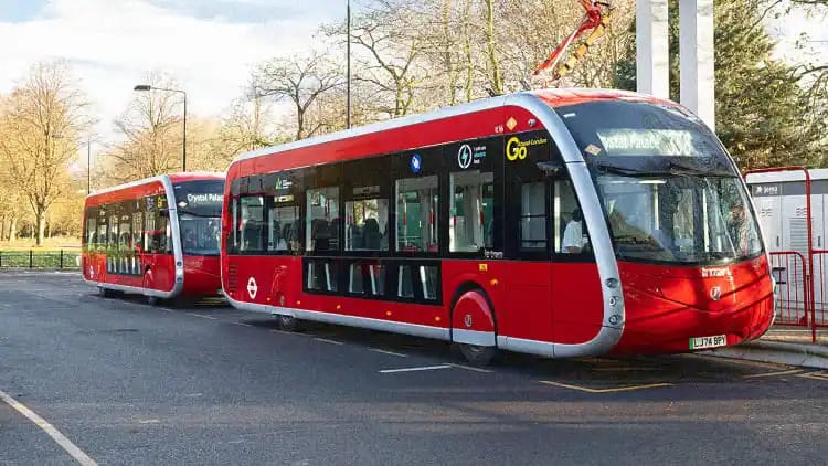 Londres inicia operação de ônibus elétricos com tecnologia de recarga por pantógrafo 8 Londres inicia operação de ônibus elétricos com tecnologia de recarga por pantógrafo