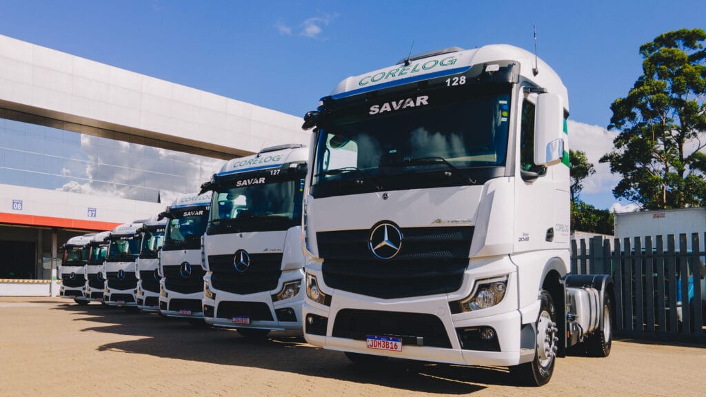 Mercedes-Benz do Brasil lança “Caravana do Extrapesado” para promover linha Euro 6 em mais de 20 cidades 9 Corelog amplia frota com caminhões Mercedes-Benz e projeta crescimento no setor logístico
