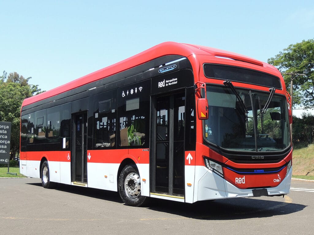 Mercedes-Benz testa ônibus elétrico com carroceria Caio no Chile 2 eMillennium Caio Chile 1