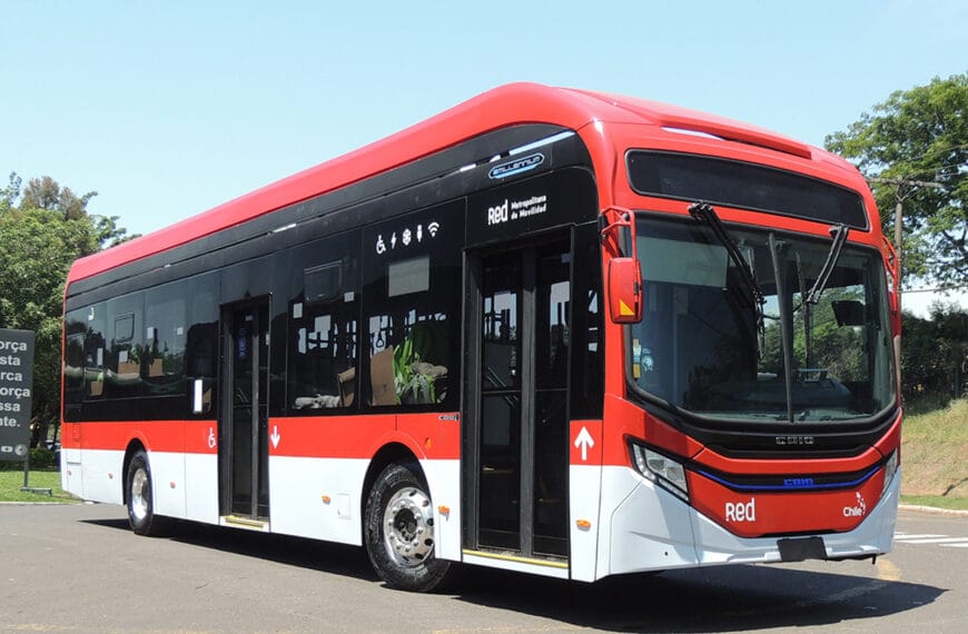 Mercedes-Benz testa ônibus elétrico com carroceria Caio no Chile