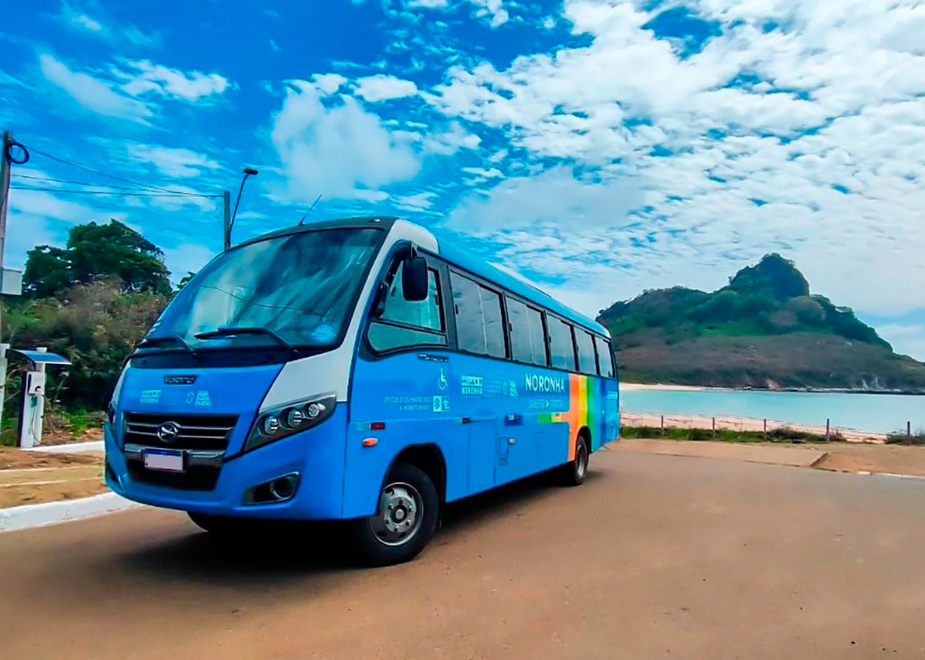 Astrotur Viagens reforça frota em Fernando de Noronha com novos micro-ônibus Volare