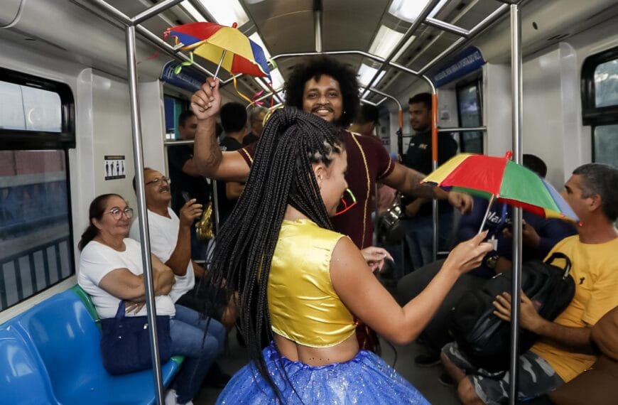 Trem da Alegria leva música e conscientização aos passageiros em Parnamirim