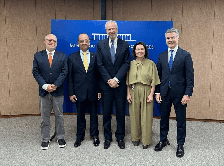 Coalizão para a Descarbonização dos Transportes apresenta avanços em reunião com presidente da COP30