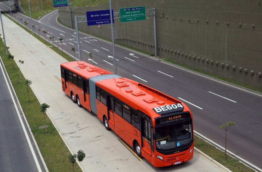 Curitiba moderniza frota de ônibus com veículos com transmissão Voith