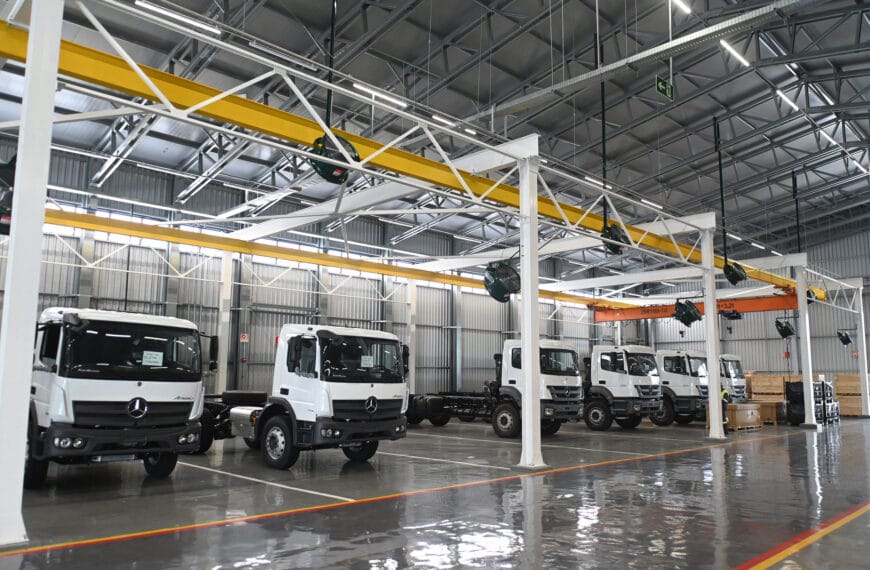 Mercedes-Benz amplia centro de customização para ônibus e caminhões