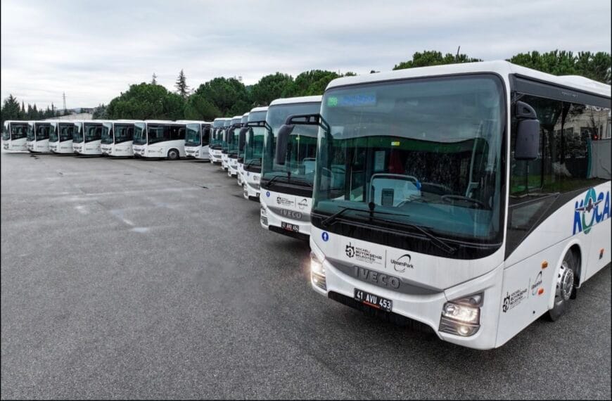Iveco amplia presença na Turquia com entrega de 35 ônibus novos