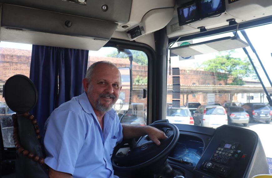 Motorista de Campinas ativa sistema de avisos sonoros em ônibus e melhora acessibilidade para deficientes visuais