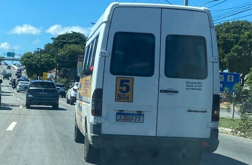 Interbairros de Parnamirim opera com vans ultrapassadas e inseguras