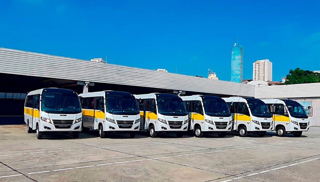 Volare entrega 35 micro-ônibus escolares para operadores do Estado de São Paulo 3 25042025 Volare segmento escolar SP 1