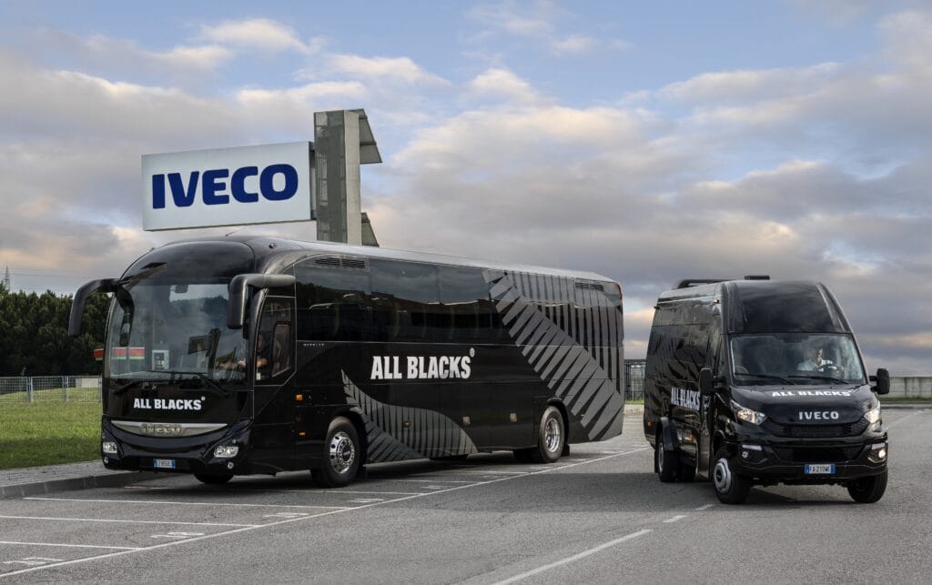 Iveco celebra trajetória global e consolidação no Brasil em meio aos 50 anos da marca no transporte de passageiros 1 Iveco celebra trajetória global e consolidação no Brasil em meio aos 50 anos da marca no transporte de passageiros