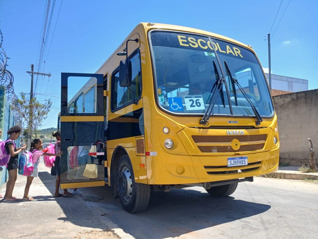 Projeto de Lei obriga cartazes contra a pedofilia em veículos de transporte escolar 4 BUS 15 210 ORE 3 da Prefeitura de Nova Serrana 1
