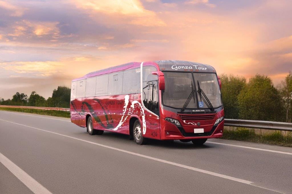 Produção de ônibus recua em abril, mas setor mantém crescimento em 2025 com força nas exportações 7 Empresa uruguaia Gonza Tour amplia frota com ônibus da Busscar