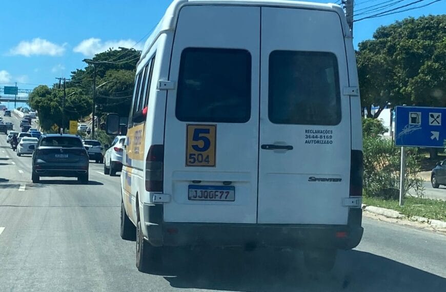 Usuários denunciam mais uma van com quase 20 anos de uso em operação no Interbairros de Parnamirim